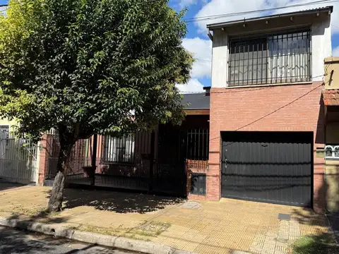 CHALET 5 AMB C/JARDÍN Y PISCINA EN FLORIDA