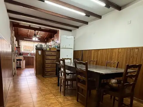 Casa 5 ambientes con 3 baños