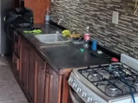 Casa 3 ambientes con 2 baños