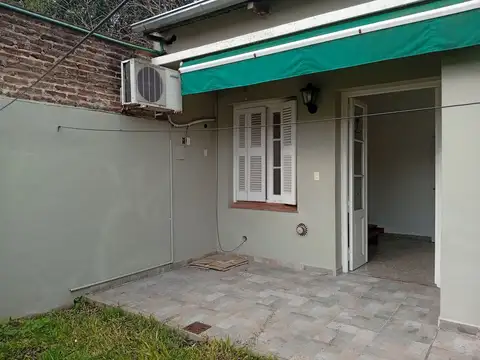 Depto Tipo Casa en Alquiler de 3 ambientes
