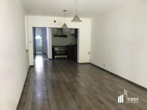 Casa 5 ambientes con 1 baño