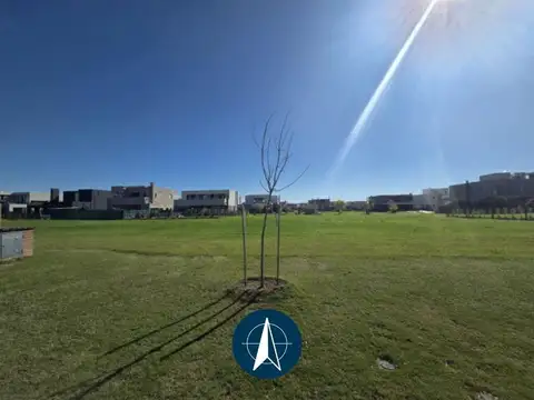 Lote en venta en Carpinchos, Nordelta. Orientación NOROESTE!