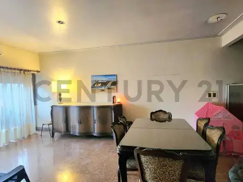 Avenida Rivadavia 7700, Piso 2