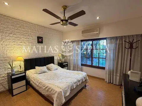 Casa en Venta con 3 cocheras
