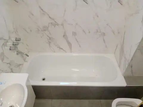 DEPARTAMENTO 2 AMBIENTES CON BALCON Y VISTA AL FRENTE. AV. BELGRANO 1368 AVELLANEDA.