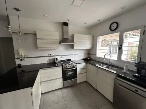 Hermosa casa en alquiler en Ciudad Jardin