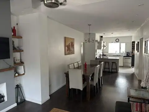 Casa 4 ambientes con 3 baños