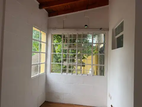 casa 3 ambientes en alquiler lujan centro con cochera y patio humberto y dr real