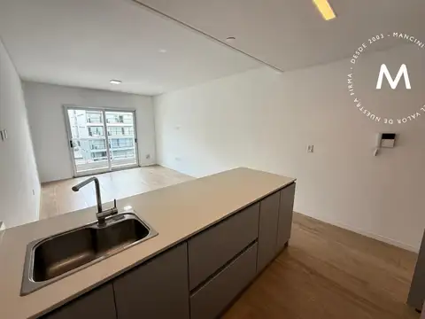 Departamento en Alquiler en Villa Ballester, $ 550.000