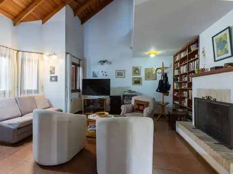 Casa 7 ambientes con 3 baños