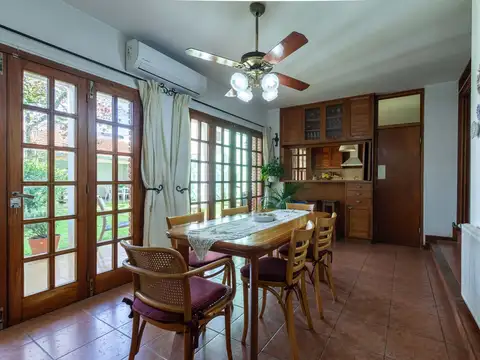 Casa en Venta en La Plata [Cod: 830]