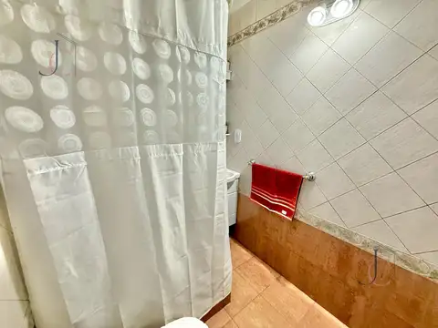 CASA 4 AMBIENTES EN VENTA EN CASTELAR SUR