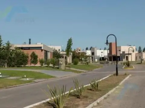 ACACIAS BLANCAS BARRIO CERRADO LOTE UNICO (ING. MASCHWITZ)