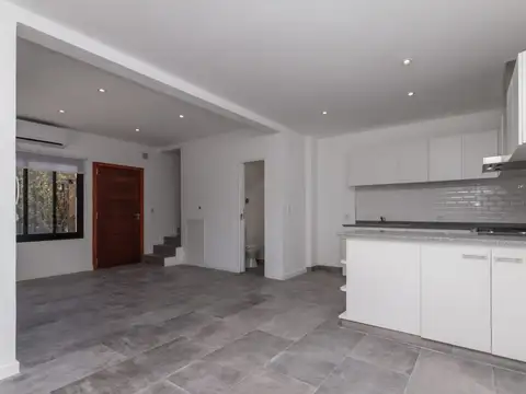 DEPARTAMENTOS EN 2 PLANTAS CON COCHERA Y PARRILLA