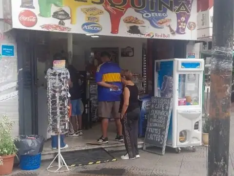 Local en alquiler-Esquina-Todo destino- Lanús Ctro