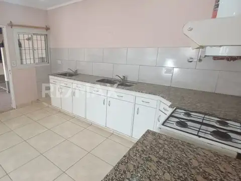 Casa 3 ambientes con 1 baño