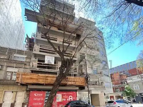 Mario Bravo 1100, Piso 1