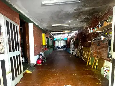 Casa en Venta con 3 cocheras