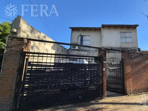 Venta casa para dos familias con cochera en Quilmes