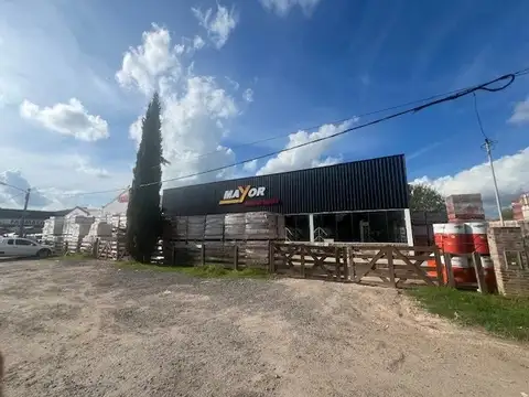 Imponente Galpón en alquiler excelente accesos