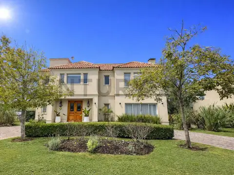 CASA EN VENTA - BUENOS AIRES GOLF