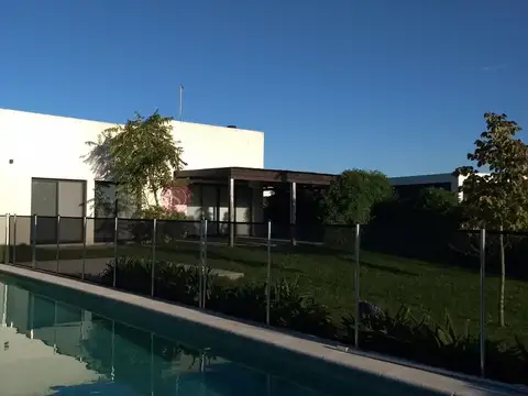 Casa en Alquiler Temporal en San Sebastian, USD 5.500