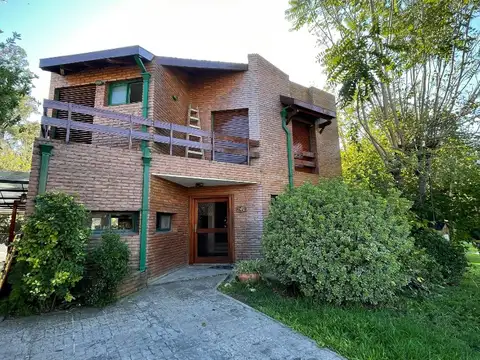 VENTA CASA 5 AMBIENTES – COUNTRY GHISO- BELLA VISTA