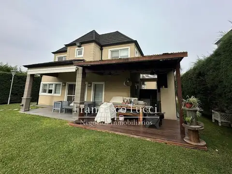 Casa en Venta en Francisco Alvarez, USD 395.000