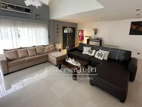 Casa en Venta al Oeste