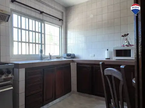 VENTA CASA 5 AMB EN FLORENCIO VARELA CENTRO