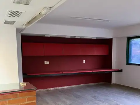 Oficina 4 ambientes con 3 baños