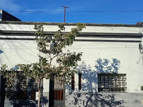 CASA EN VENTA CON GARAGE