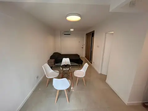 DEPARTAMENTO DE 1 AMBIENTE CON BALCÓN SALIENTE A LA CALLE