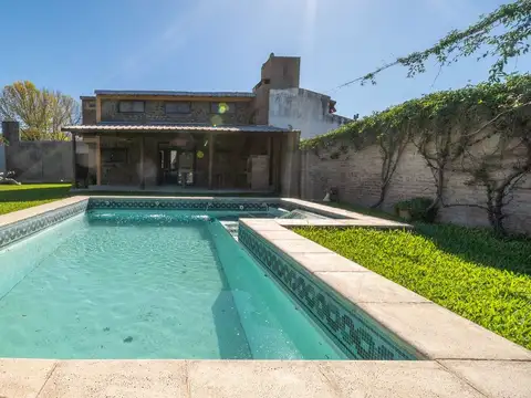 CASA EN VENTA 3 DORMITORIOS IBARLUCEA