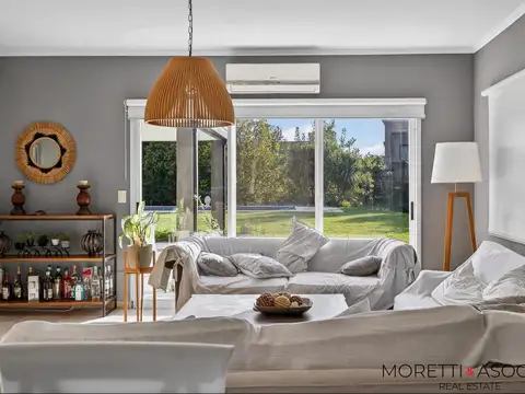 Casa 6 ambientes con 4 baños