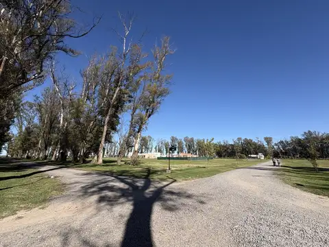 Tres Pinos - Villa de campo, General Rodríguez, Provincia de Buenos Aires, Argentina