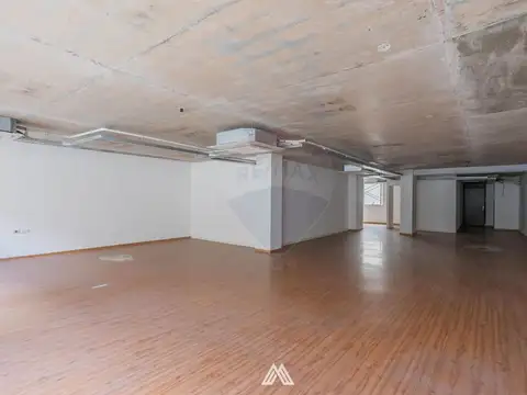 VENTA OFICINA EN CIUDAD VIEJA + GARAJE C/RENTA