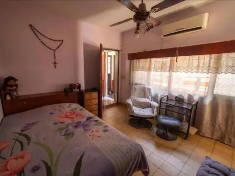 Casa en venta - 4 Dormitorios 3 Baños - Boedo