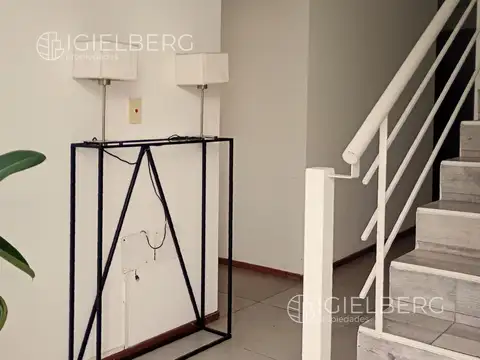 Depto Tipo Casa en Venta con 1 cocheras