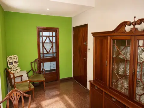 Venta departamento PB de 3 ambientes con patio en Floresta