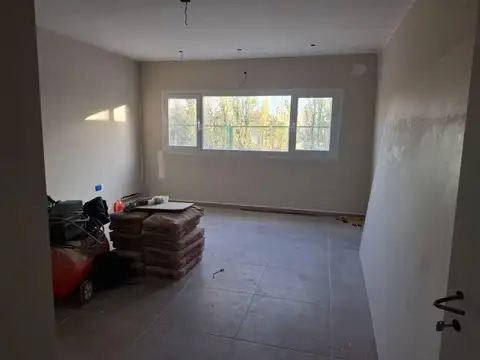 FERNANDEZ ORO VENDE CASA A ESTRENAR 3 DORMIT "LOS SAUCES"