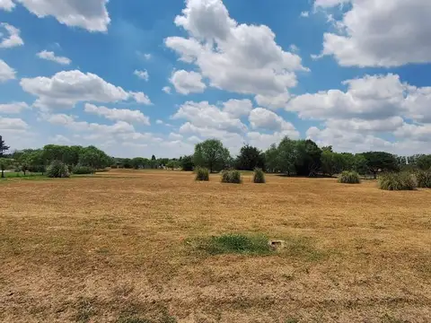 VENTA LOTE INTERNO AL GOLF PILAR - 1417 M2