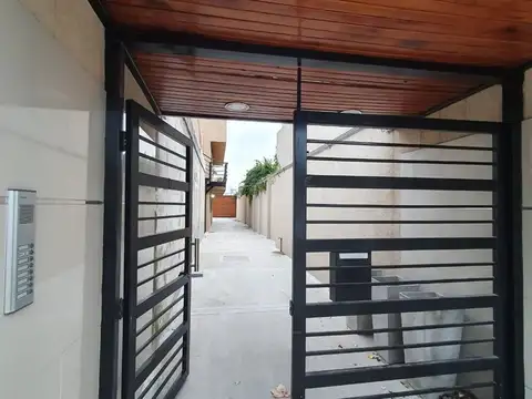 Depto Tipo Casa en Venta en Moron, USD 220.000