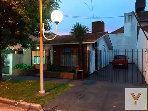 PH en venta - 2 Dormitorios 1 Baño - Cocheras - 200Mts2 - Quilmes Oeste