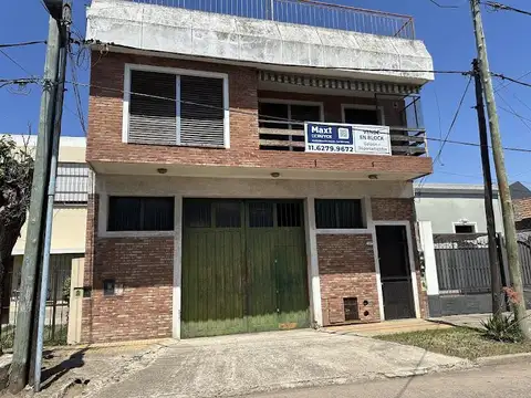 Galppón + 2 departamentos de 3 ambientes