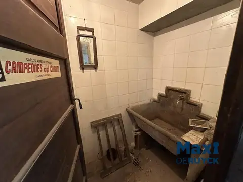 Galpon en Venta 30  mts Fondo