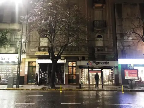 Avenida Rivadavia 5400, Piso 1