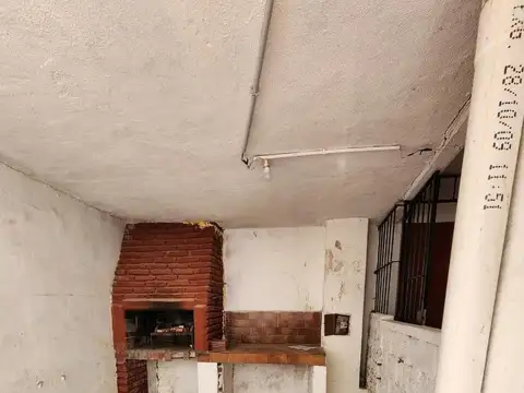 Depto Tipo Casa en Alquiler con 1 cocheras