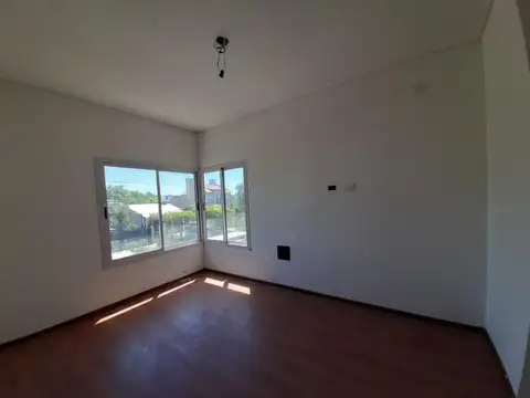 Depto Tipo Casa 4 ambientes con 1 baño