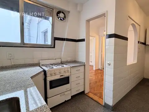 Departamento de 3 ambientes en venta en Recoleta con baulera, toilette y baño completo